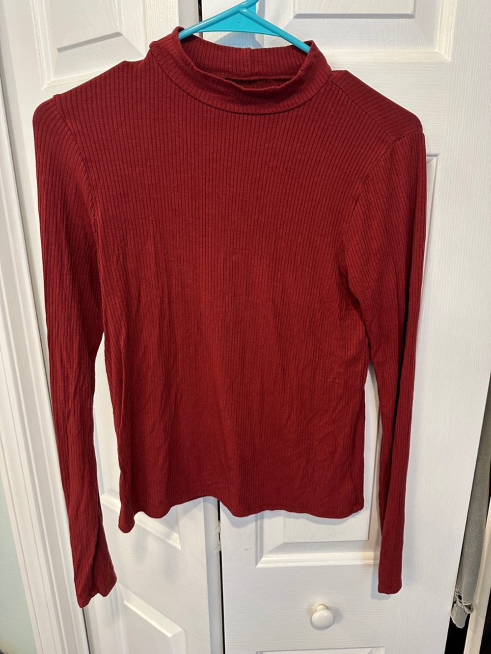 American Eagle Outfitters Ribbed Mock Neck Long Sleeve Top - Burgundy